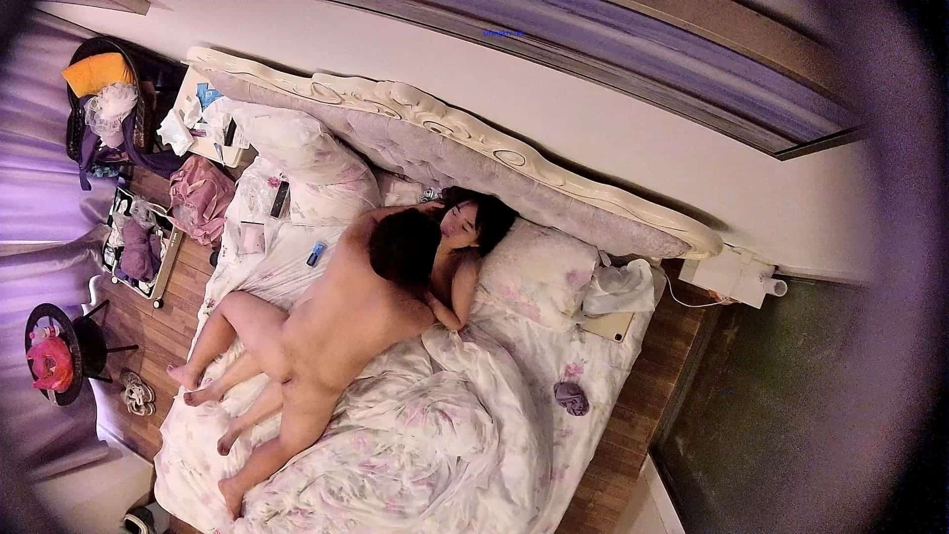 酒店偷拍自带床罩的新情侣两天两夜4场30G