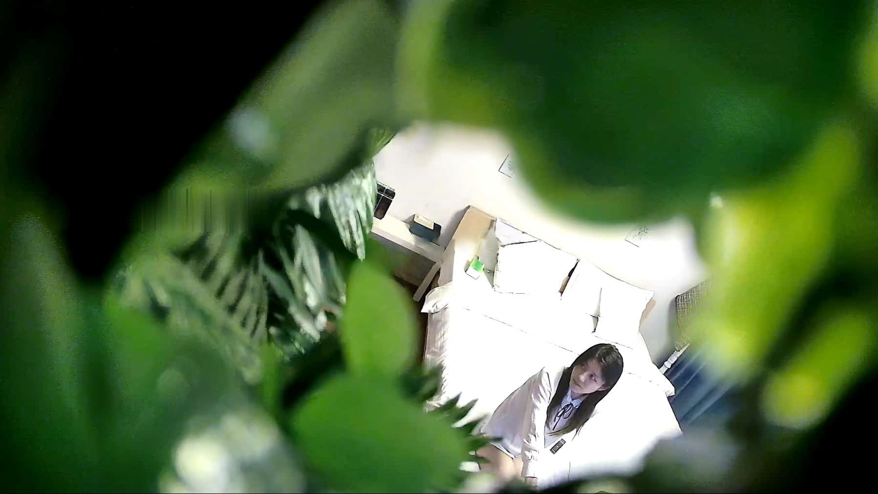 酒店偷拍-明星颜值高气质校花 被男友大屌塞的合不拢嘴2V/2.83G